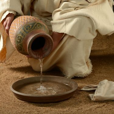 Maundy Thursday ~ Bilingual Eucharist with liturgy of foot-washing & stripping of the Altar.